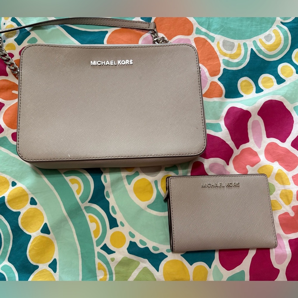 Michael Kors Jet Set Large Saffiano Leather Crossbody Bag With Matching Wallet